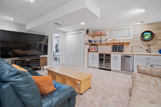 Building Photo - 1514 Bigelow Ave N