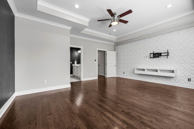 Building Photo - 1807 14th Ave N