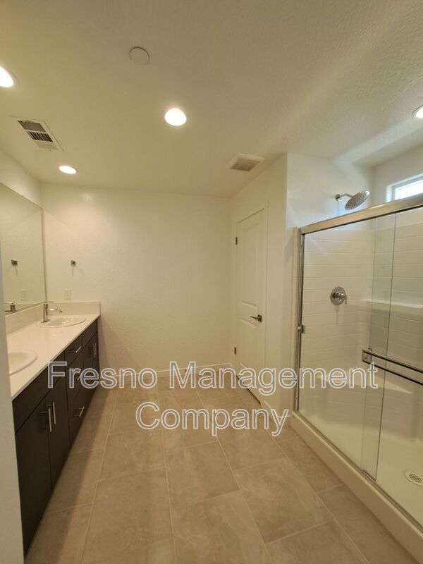 Building Photo - 2889 E Escarpa Dr