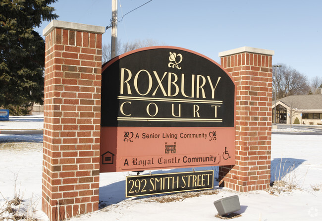 Building Photo - Roxbury Court Apartments