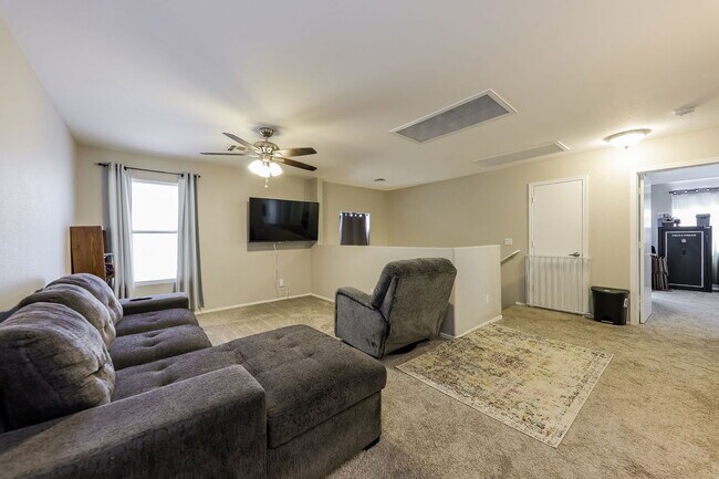 Building Photo - 5945 N 73rd Dr