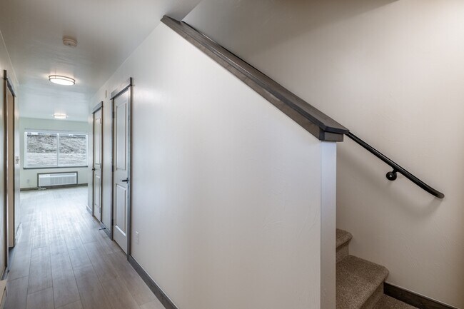 Building Photo - 3396 Crosswind Ct