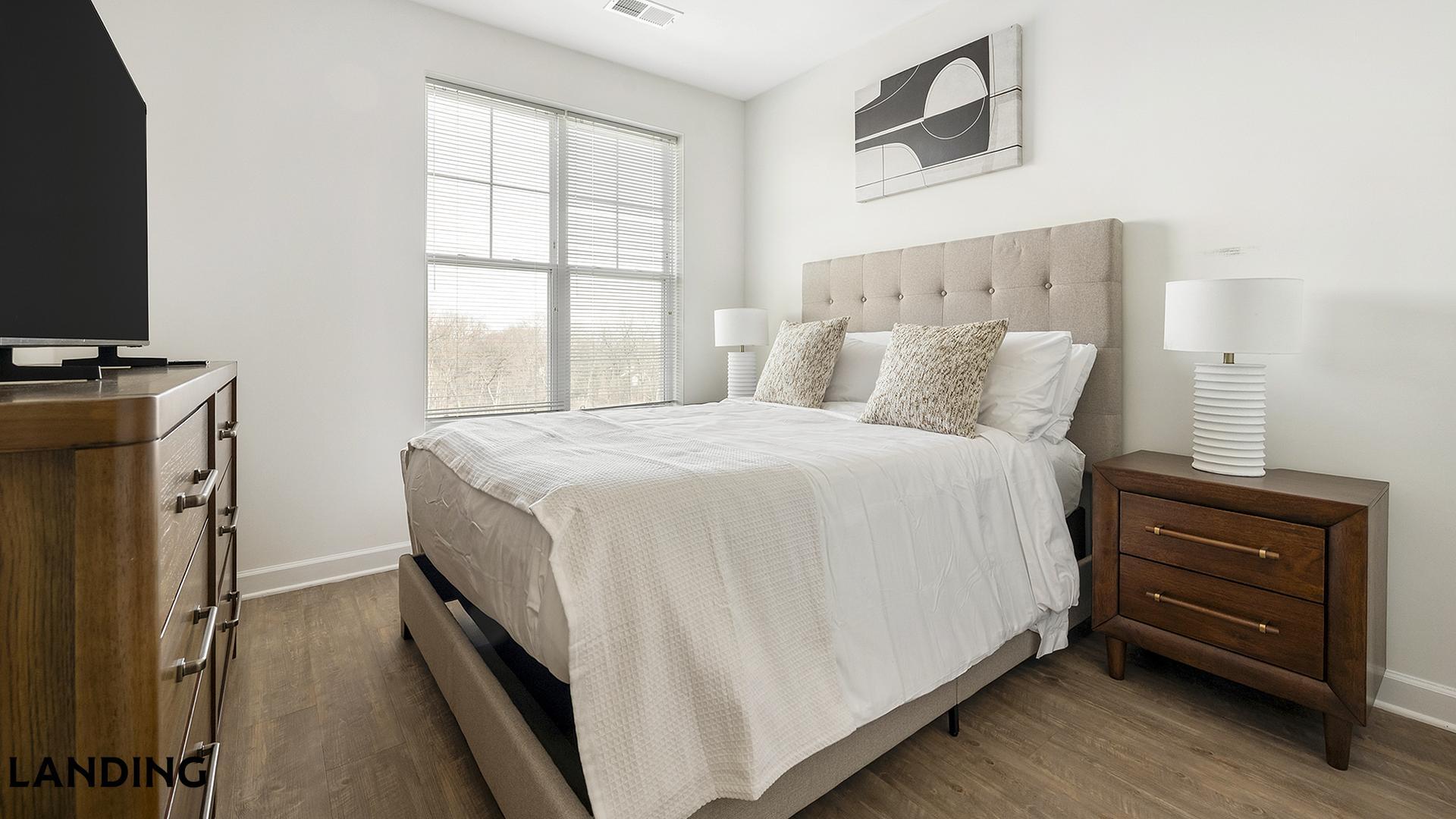 Building Photo - 909 Mansion Dr