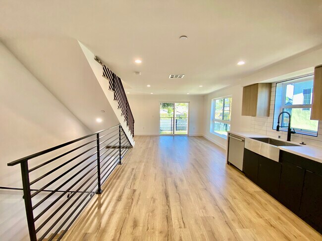 Building Photo - 6222 Banner Ave