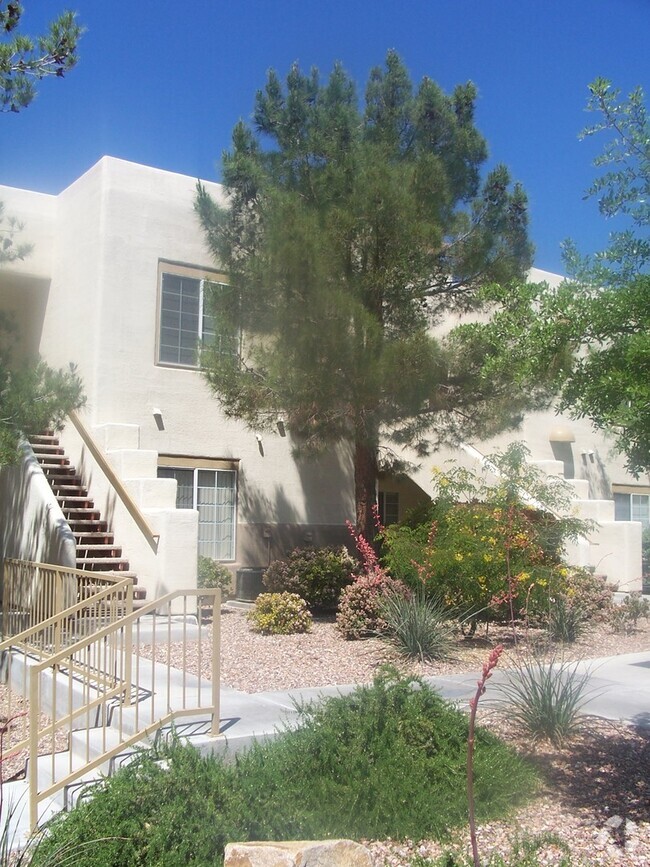 Building Photo - 2bed condo in La Posada (Summerlin)