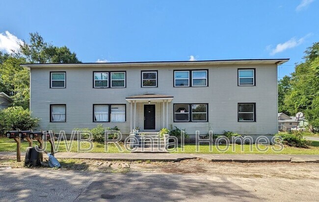 Primary Photo - 2824 Fleming St