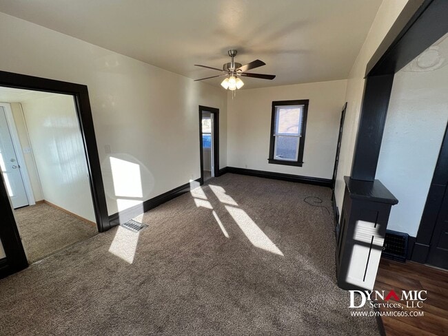 Building Photo - 3 Bedroom, 1 Bathroom Single Family House