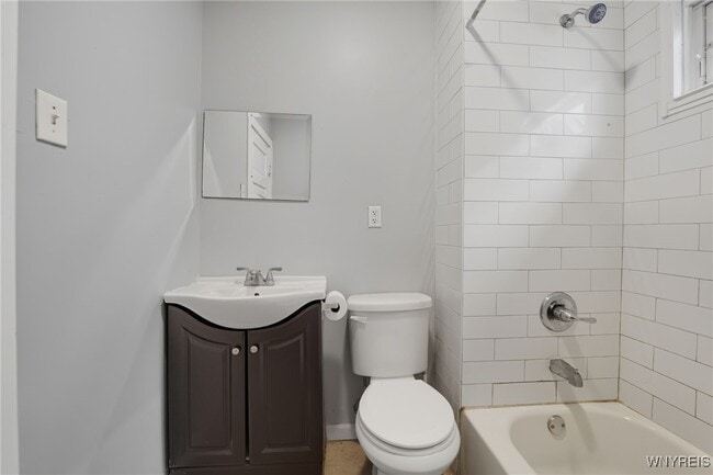 Building Photo - 449 Bird Ave