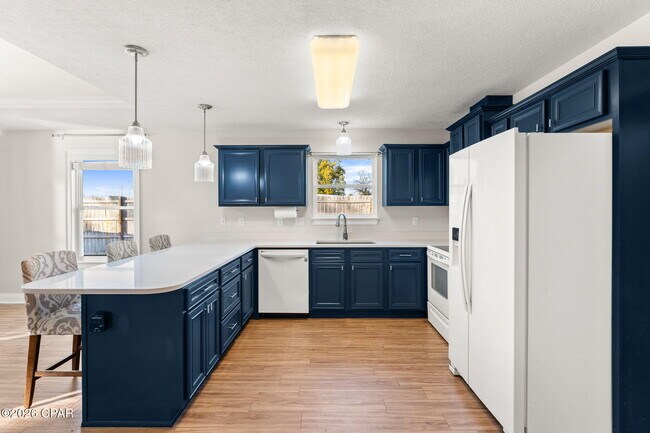 Building Photo - 702 Michigan Ave