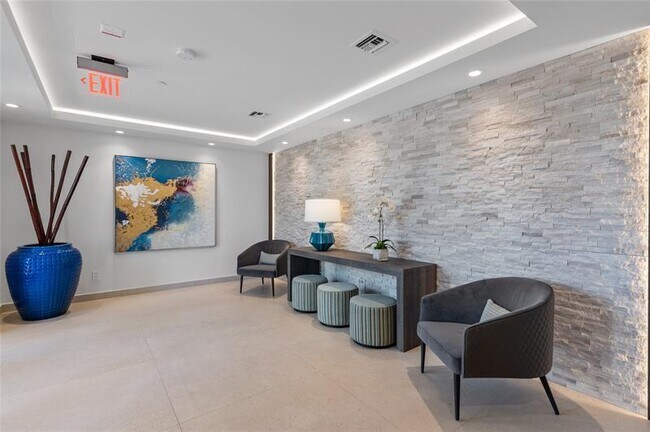 Building Photo - 777 Bayshore Dr