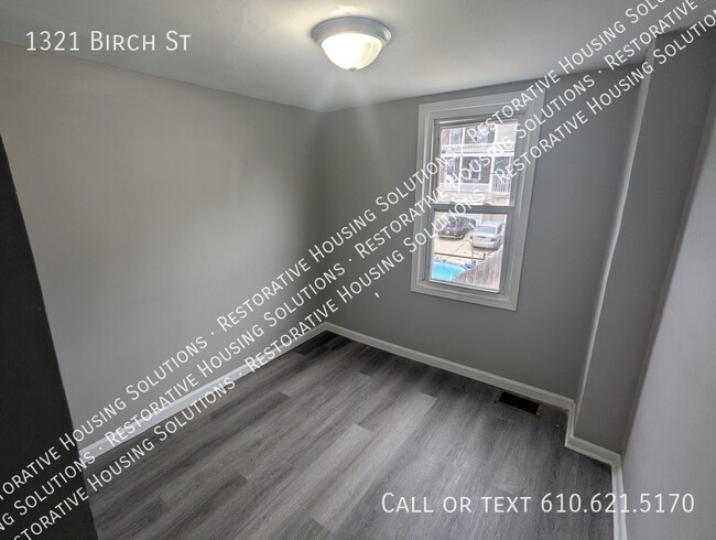 Building Photo - 1321 Birch St