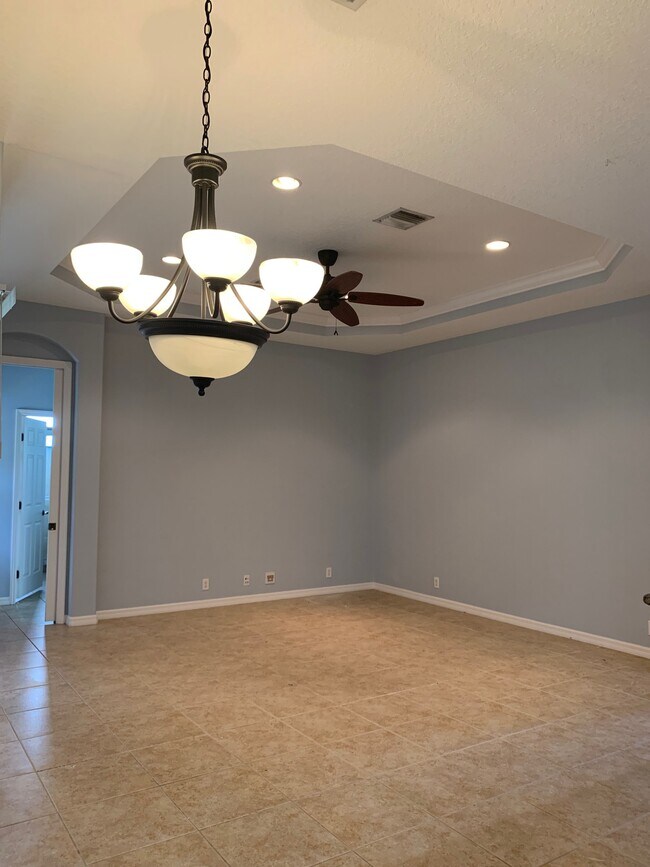 Building Photo - 12705 Penguin Dr