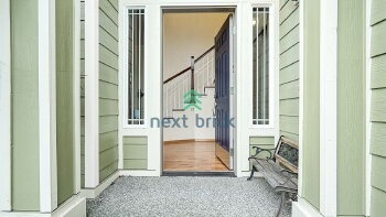Building Photo - 4 Bed and 2.5 Bath Single-family Home is Available for Rent
