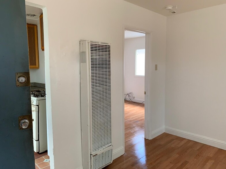 Building Photo - 6620 Brann St