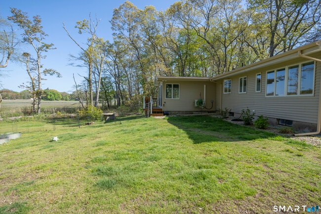 Building Photo - 18 Cedarwood Ln