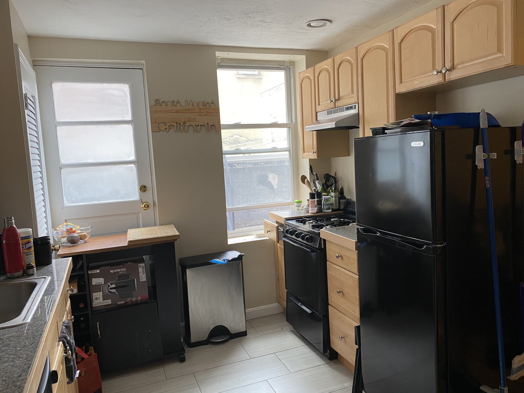 Building Photo - 220 Hanover St