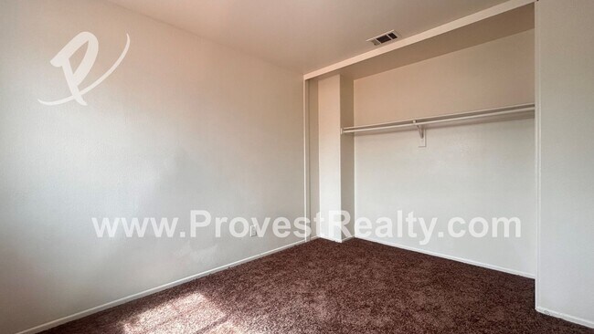 Building Photo - 3 Bed, 2 Bath Victorville Home!!