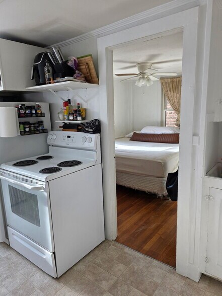 Building Photo - 37 Court St