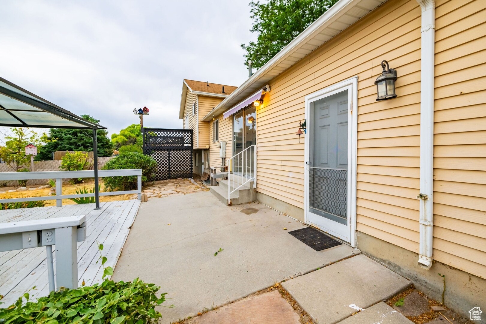 Building Photo - 6329 S Fairwind Dr