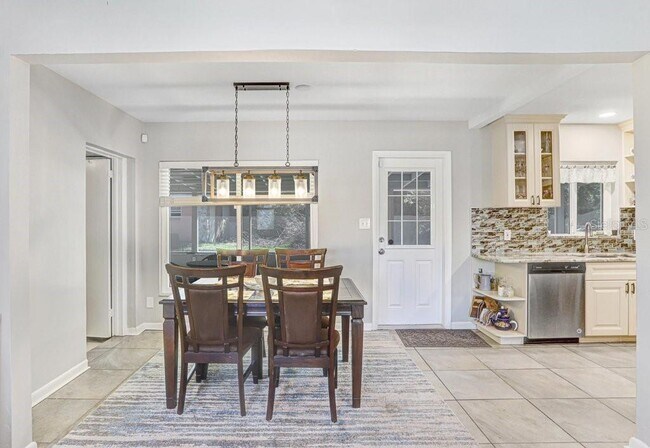 Building Photo - 6703 N River Blvd