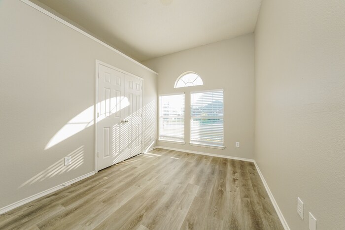 Building Photo - 1724 Green Terrace Dr
