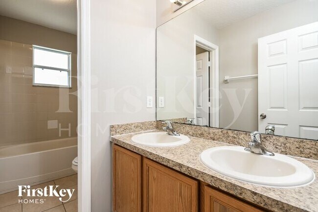 Building Photo - 2358 Rock Dr