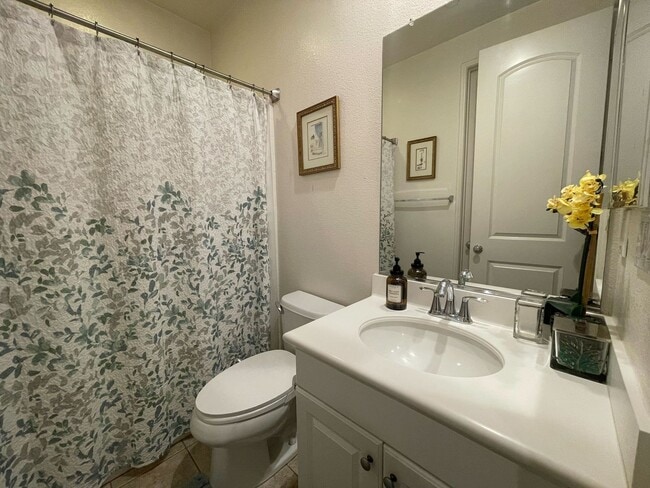 Building Photo - Spacious 5-Bedroom Retreat in Fallbrook’s ...