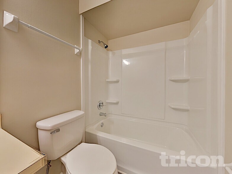 Building Photo - 7548 Allspice Cir S