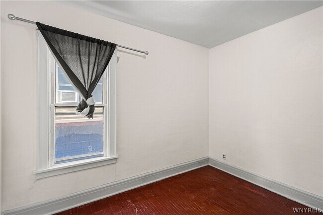 Building Photo - 213 Keystone St