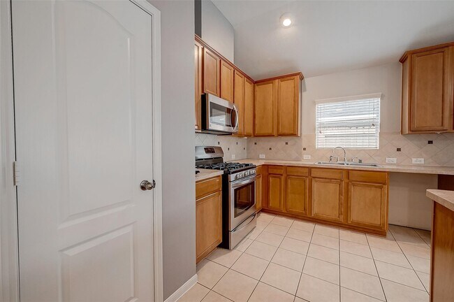 Building Photo - 1807 Hidden Breeze Dr