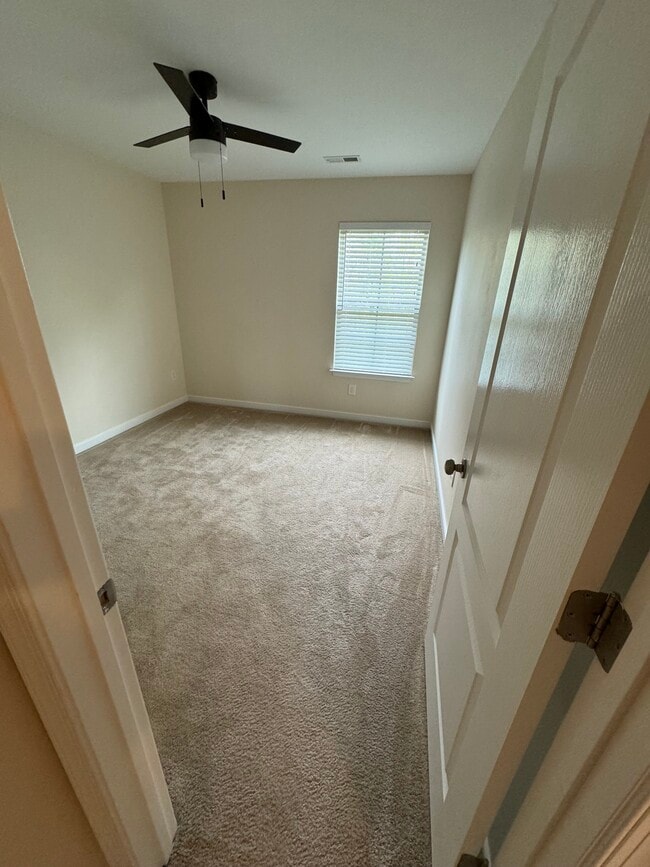 Building Photo - 6901 Swanhaven Dr