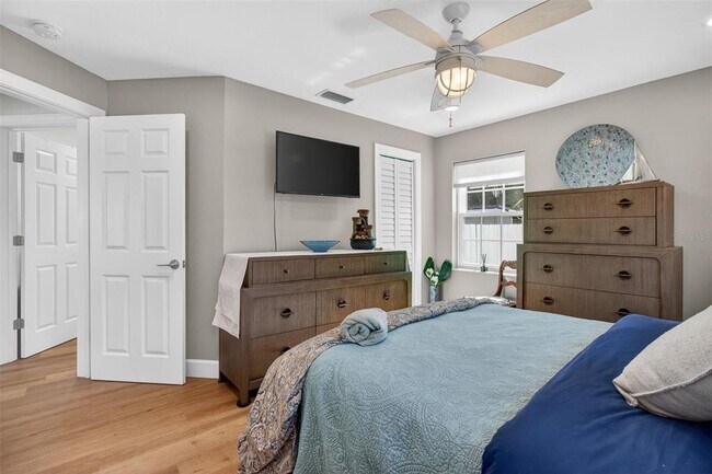 Building Photo - 741 Lantana Ave