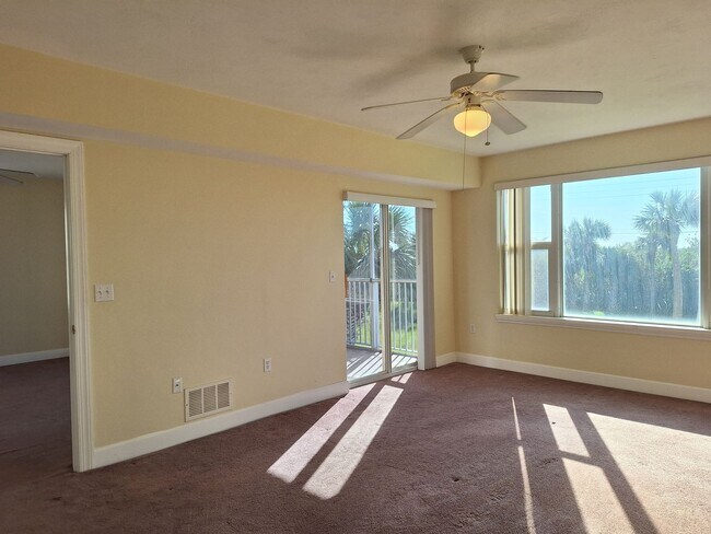 Building Photo - 3BR 3BA Bouchelle Island Condo!