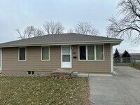 Building Photo - 4911 Sunset Dr