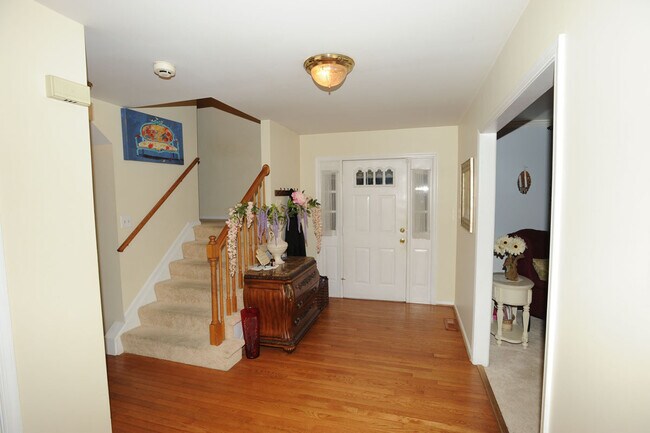Building Photo - 2788 Pinewood Dr