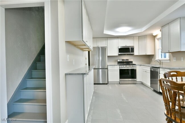 Building Photo - 9190 Warren Painsville