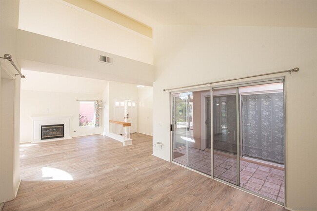 Building Photo - 11323 Caminito Corriente