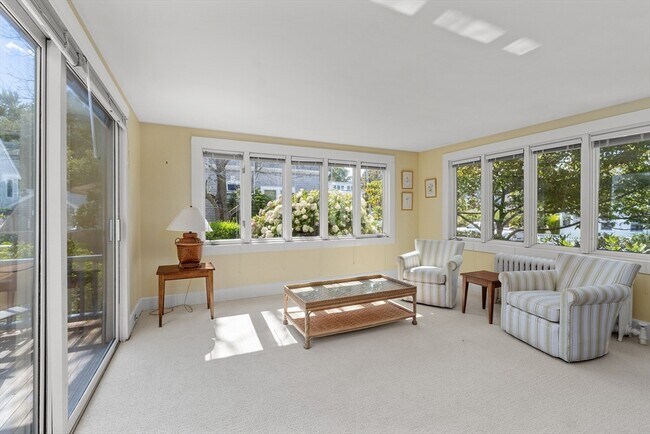 Building Photo - 84 Mt Pleasant Ave