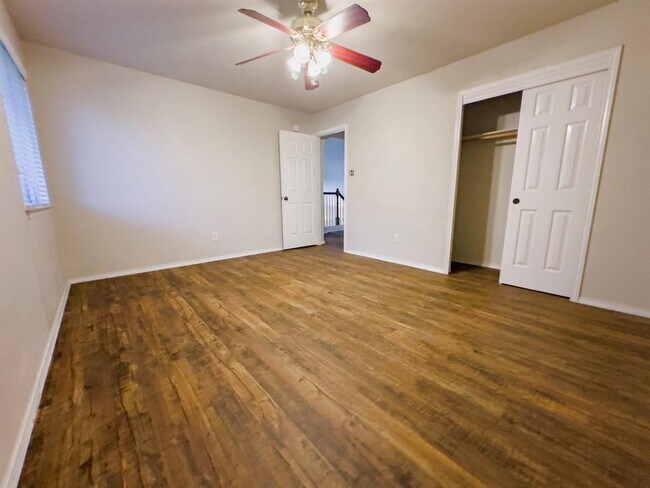 Building Photo - 320 Peanut Dr