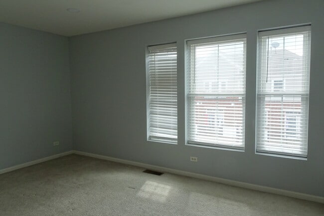 Building Photo - 2203 S Crambourne Way
