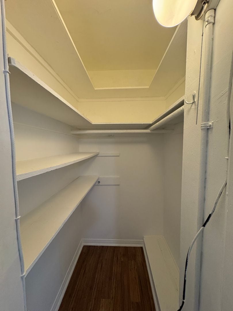 Interior Photo - Hayworth Courtyard Apartments – West Holly...