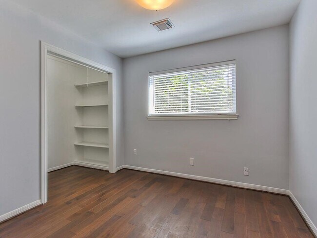 Building Photo - 12514 Kingsride Ln