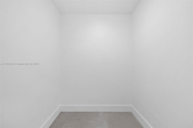 Building Photo - 5065 Collins Ave