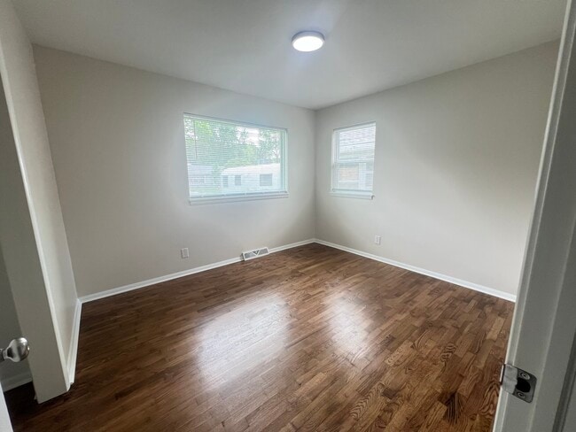 Building Photo - Glencrest Duplex
