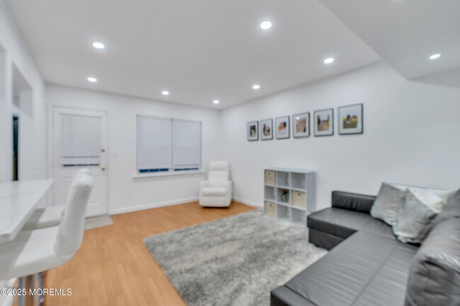 Building Photo - 109 Liberty Bell Rd