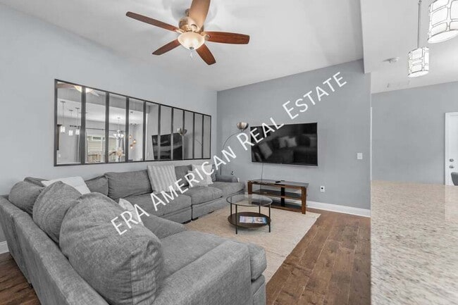 Building Photo - 2269 Tom St