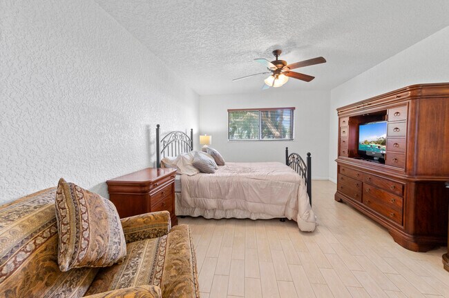 Building Photo - 15075 Witney Rd