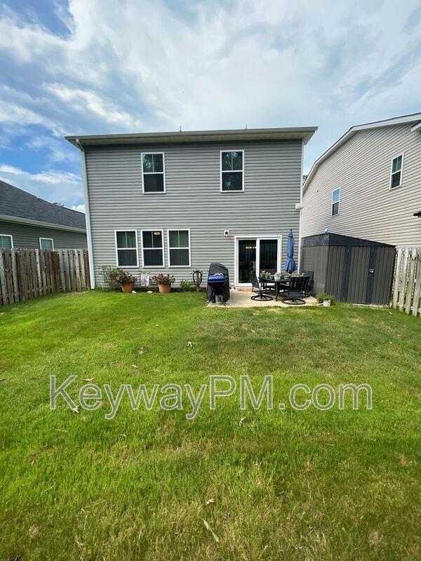 Building Photo - 837 Elsie Dr