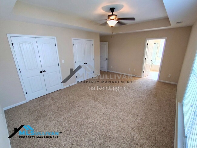Building Photo - 207 Maple Walk St
