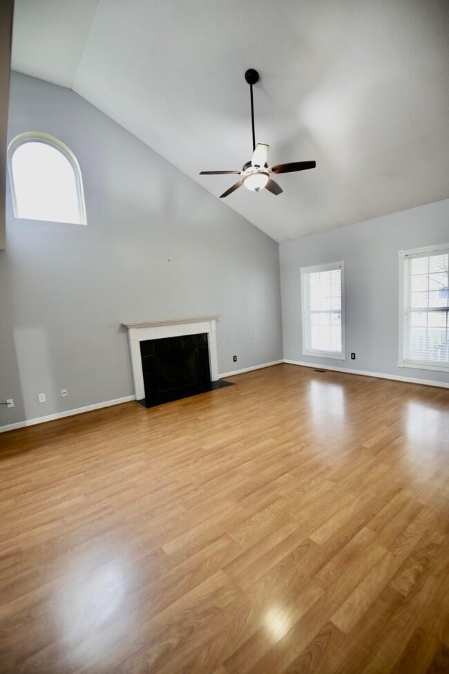 Building Photo - 4400 Greensbury Dr